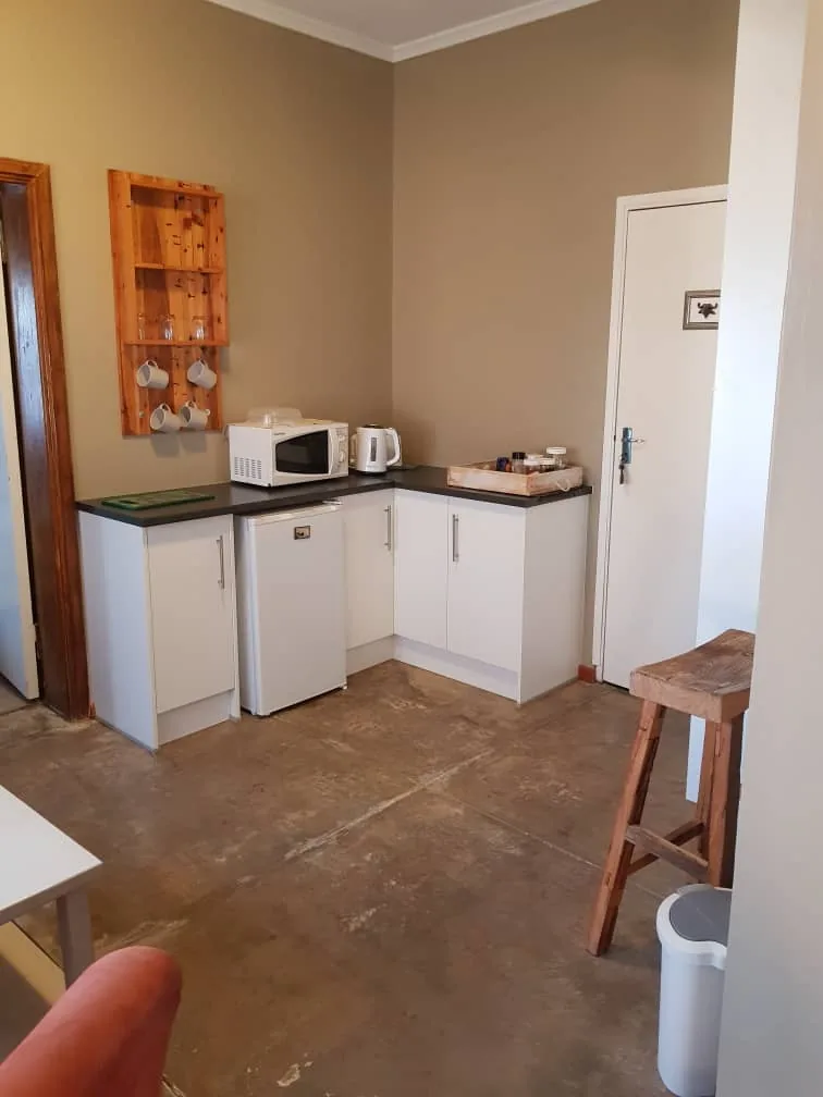 Buffalo kitchenette with microwave and refrigerator